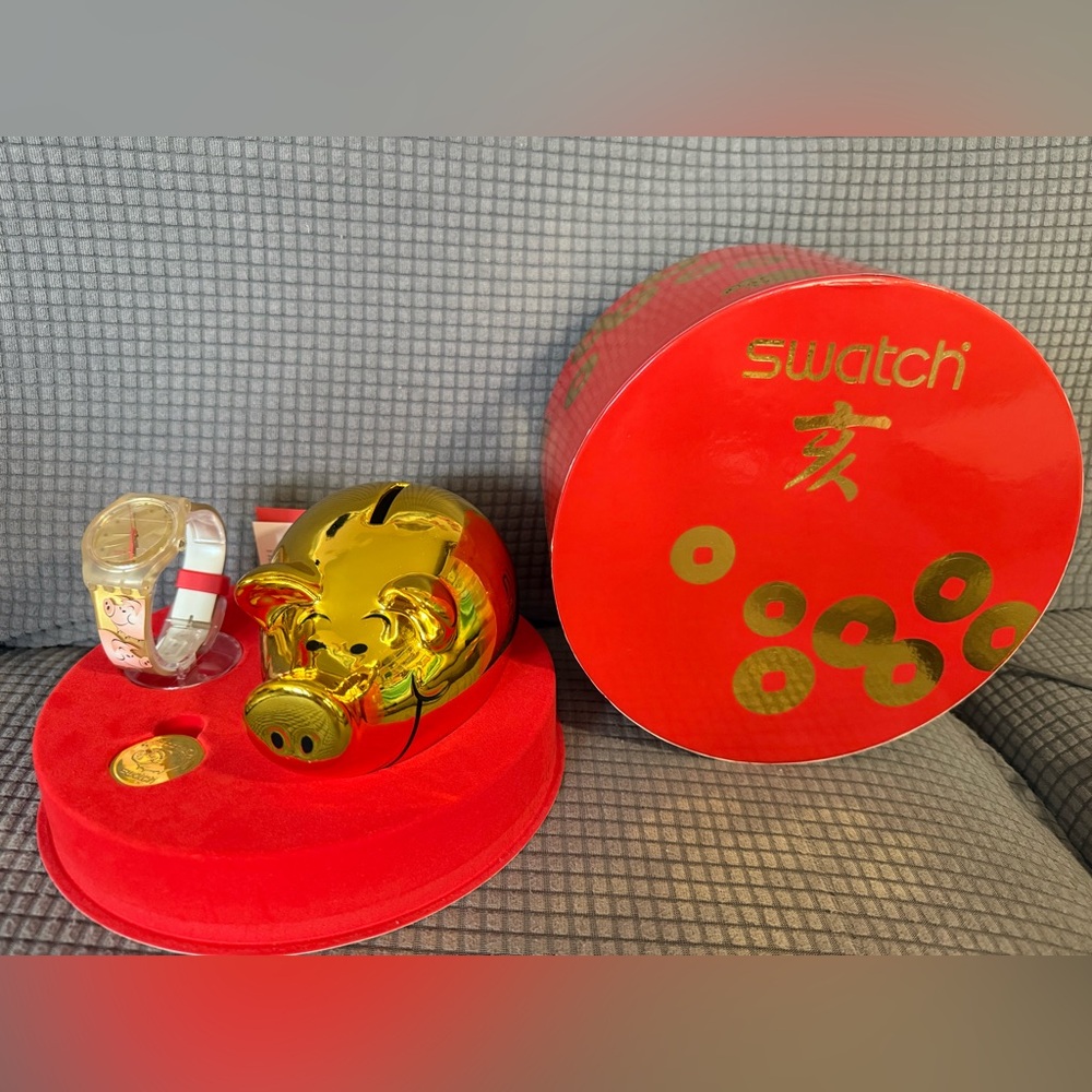 NEW 2007 SWATCH "Be Lucky" Chinese New Year of the Pig Watch SUJK119 Gift Set